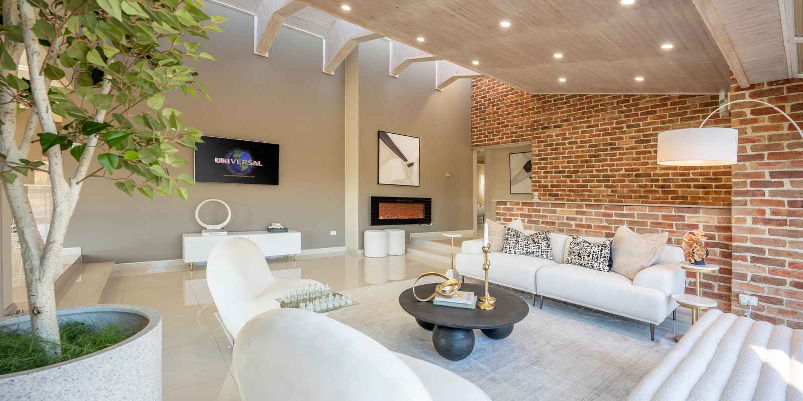 1 Bishopscourt Place Glen Alpine 1 Bishopscourt Place Glen Alpine