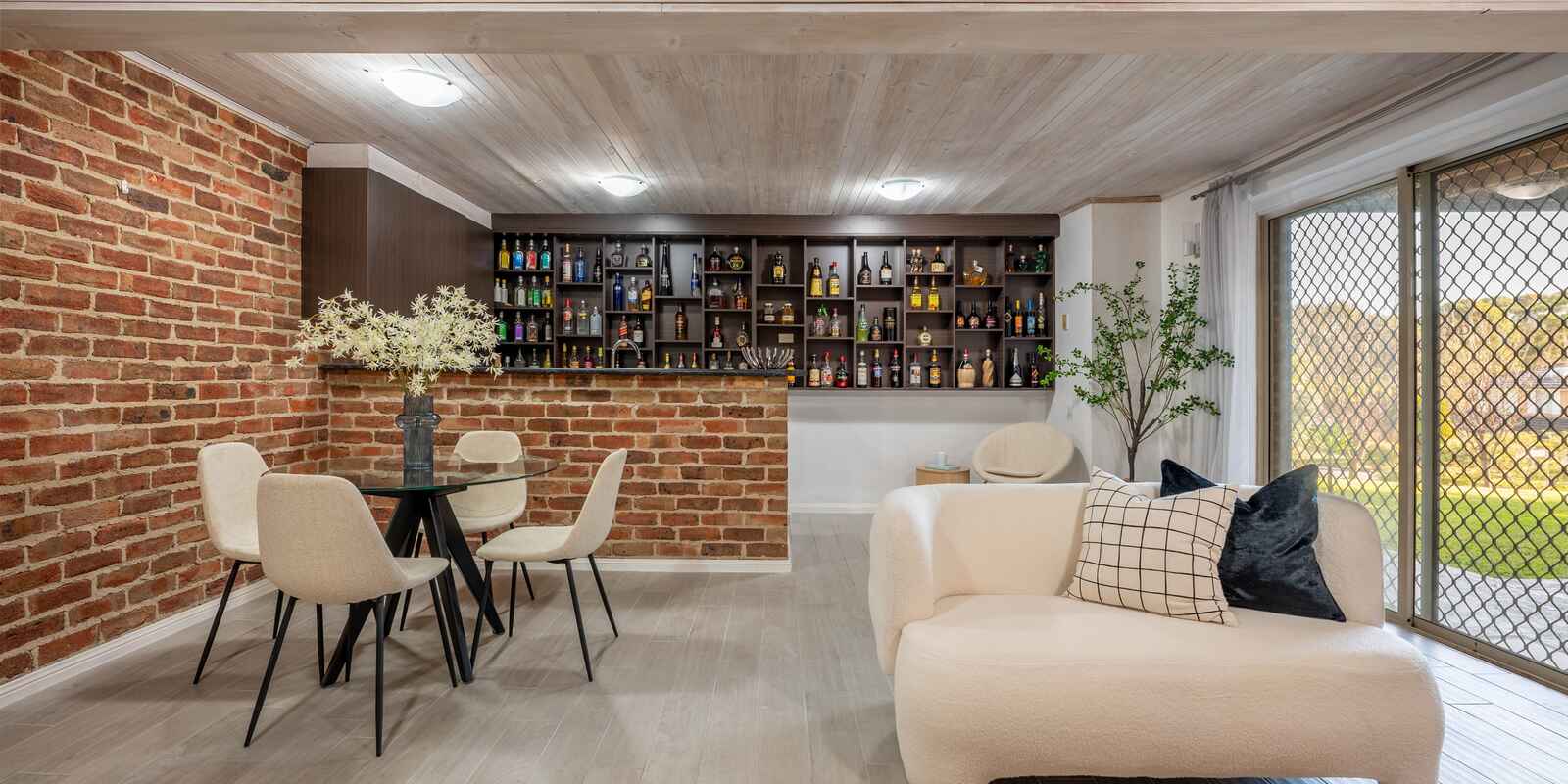 1 Bishopscourt Place Glen Alpine 1 Bishopscourt Place Glen Alpine