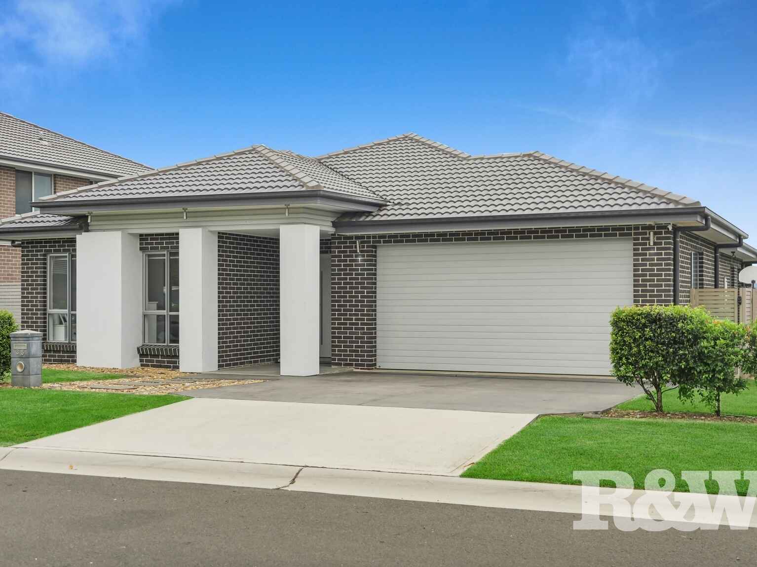 35 Richards Loop Oran Park