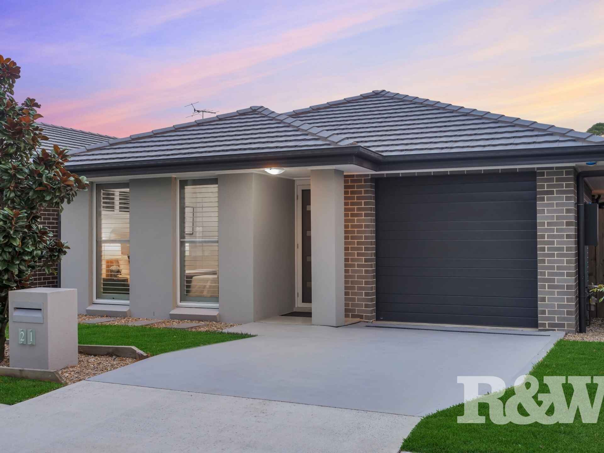 21 Crystal Palace Way Leppington