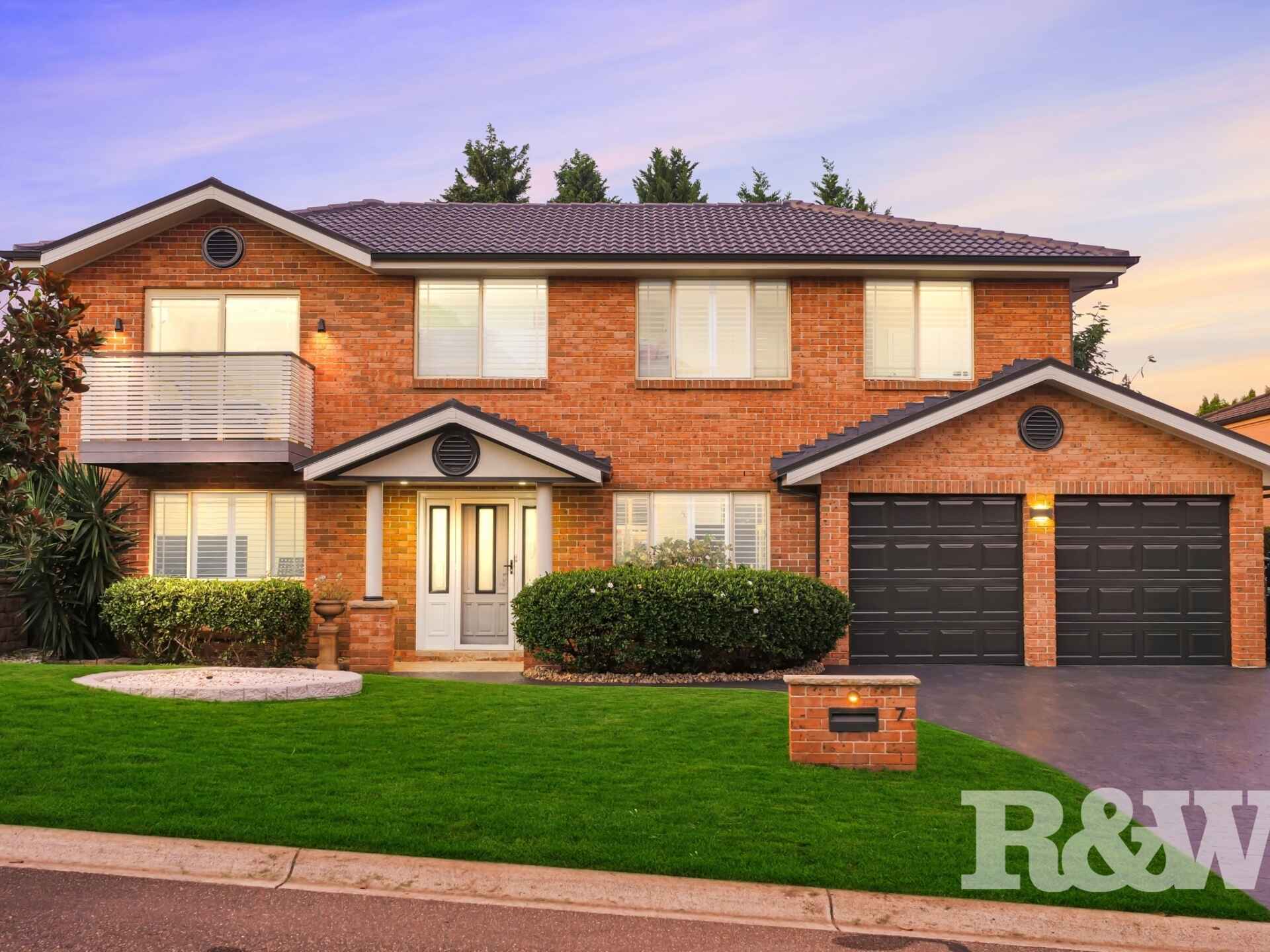 7 James Meehan Way Macquarie Links