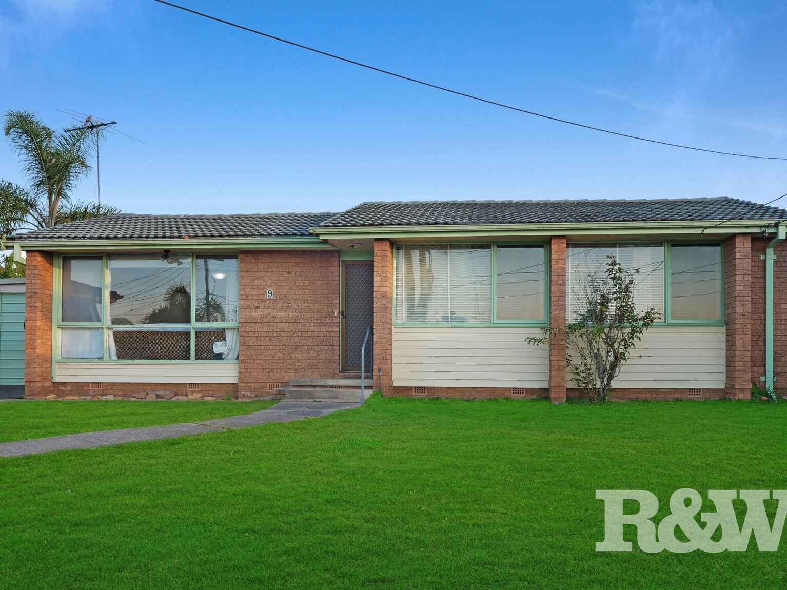 9 Waitara Place Dharruk
