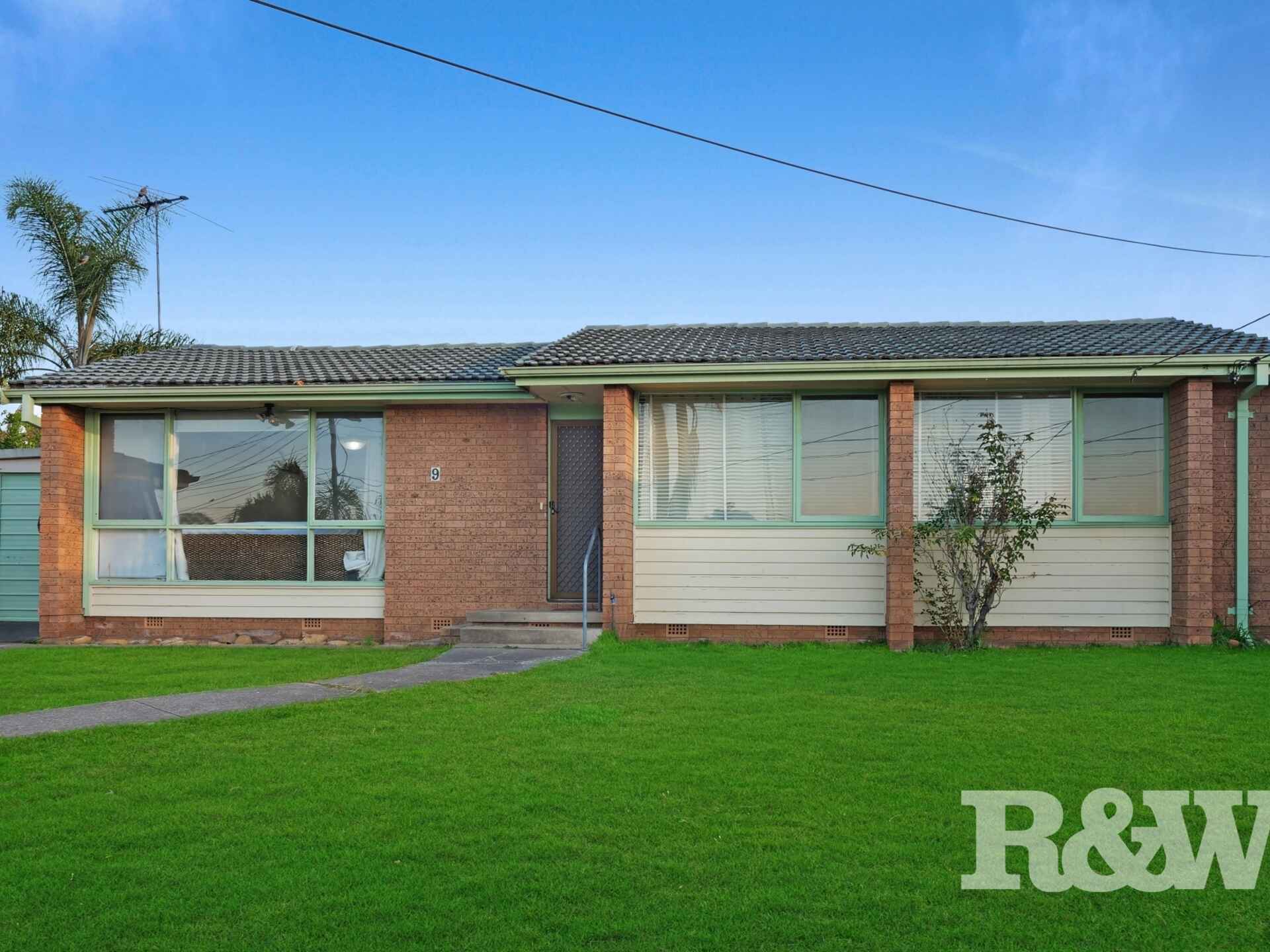 9 Waitara Place Dharruk
