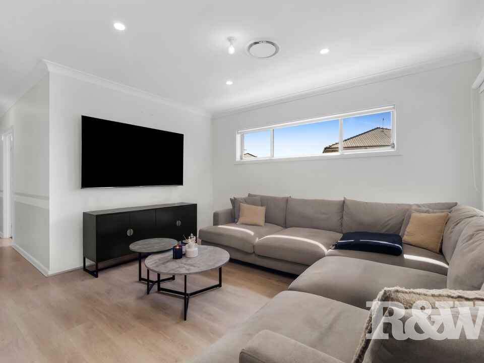 16 Olley Street Claymore