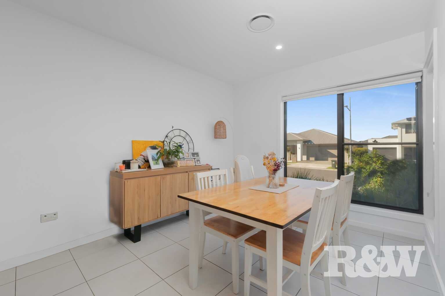 31 Hinton Loop Oran Park 31 Hinton Loop Oran Park