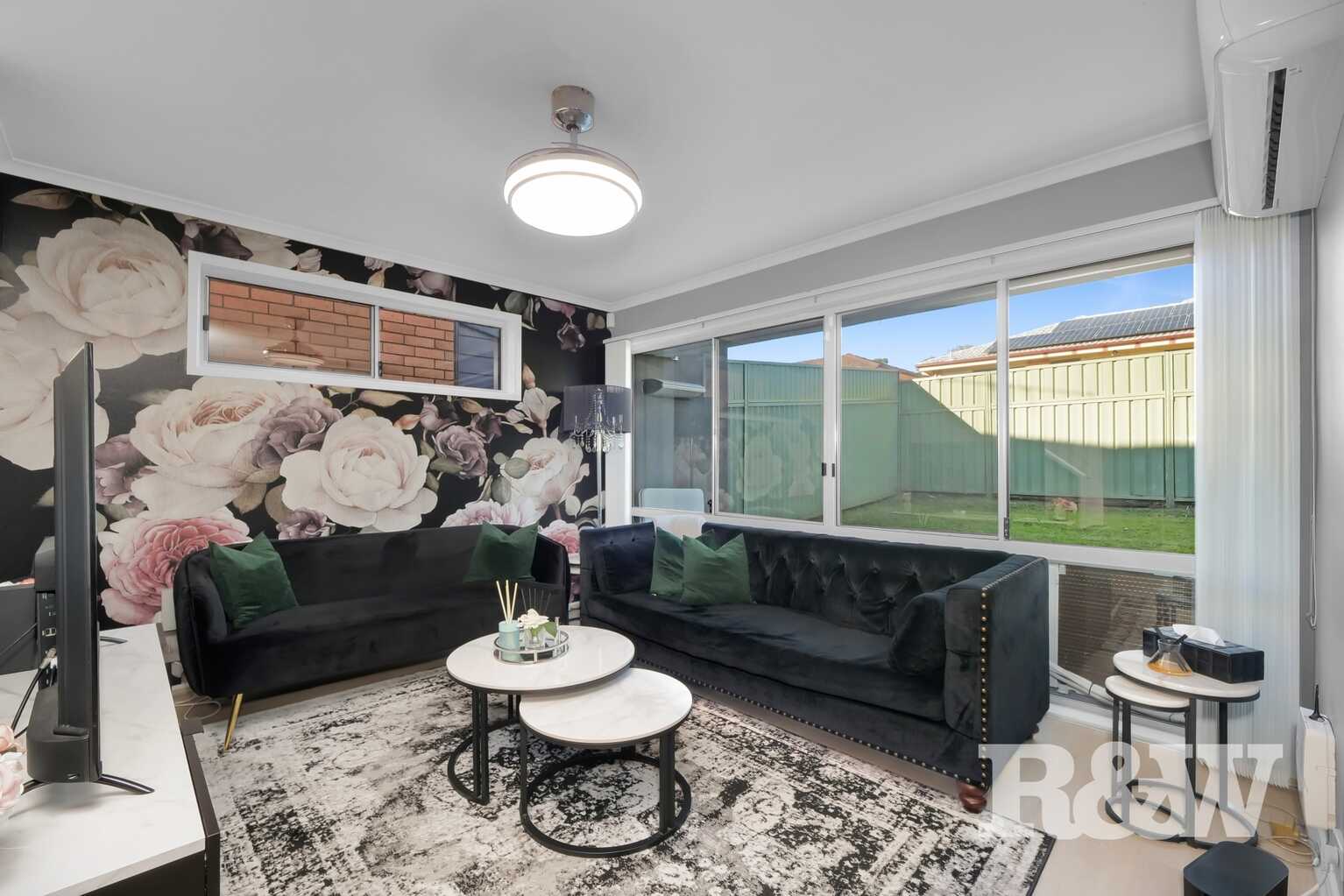 10 Green Lane Bradbury