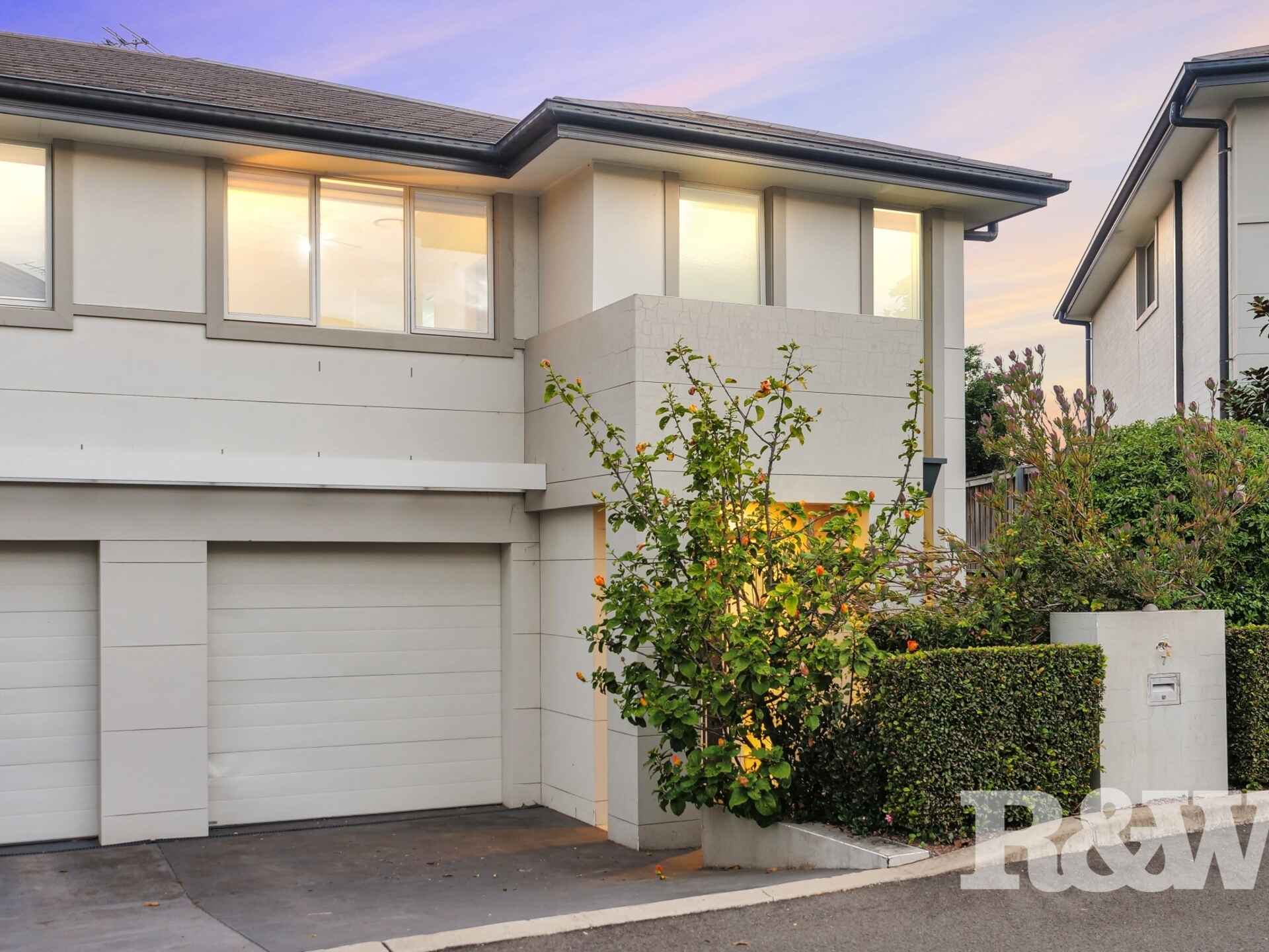 7 Highland Close Macquarie Links