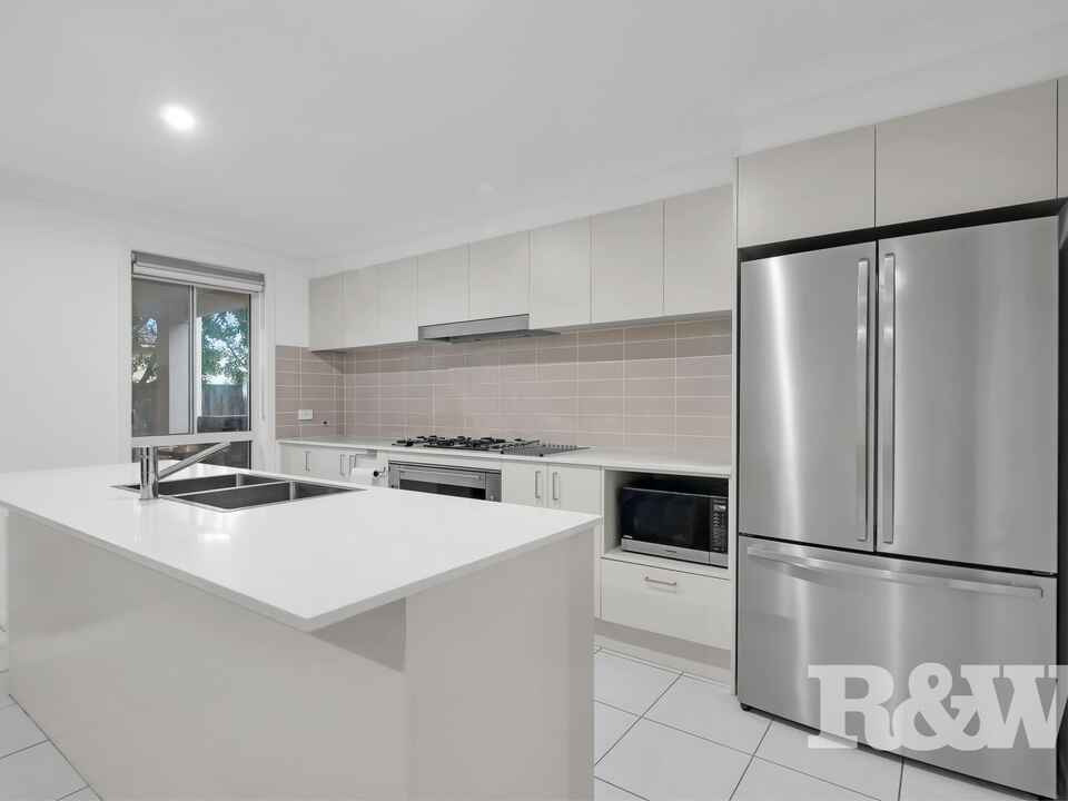 7 Highland Close Macquarie Links