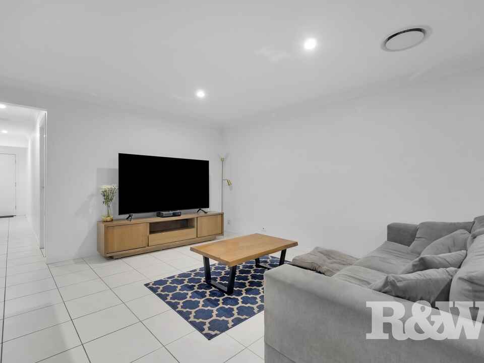 7 Highland Close Macquarie Links