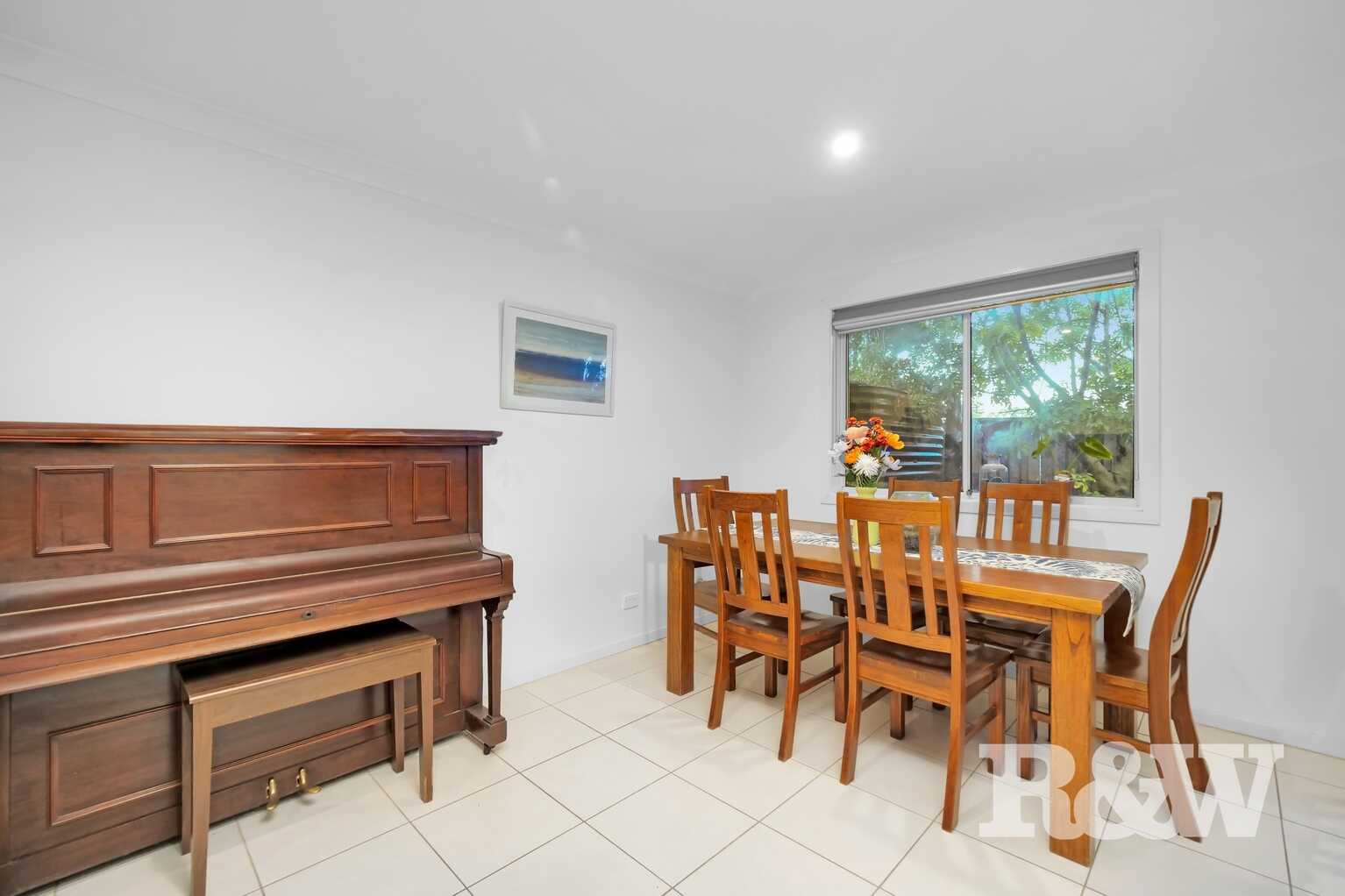 7 Highland Close Macquarie Links