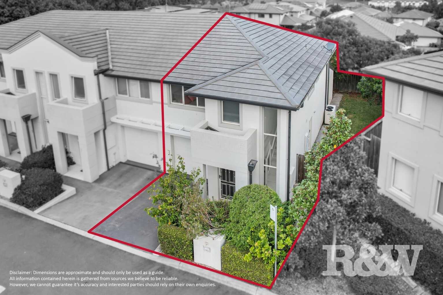 7 Highland Close Macquarie Links