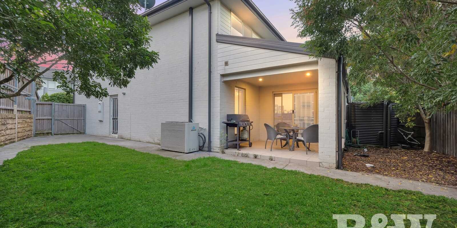 7 Highland Close Macquarie Links