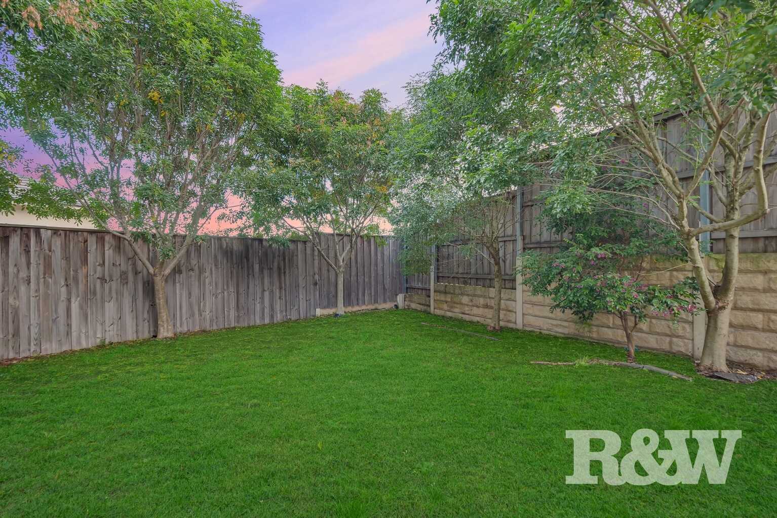 7 Highland Close Macquarie Links