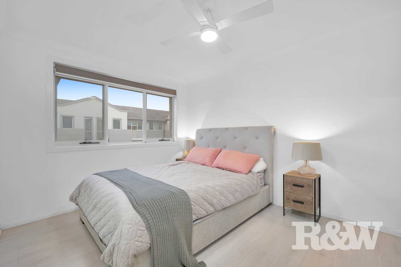 7 Highland Close Macquarie Links