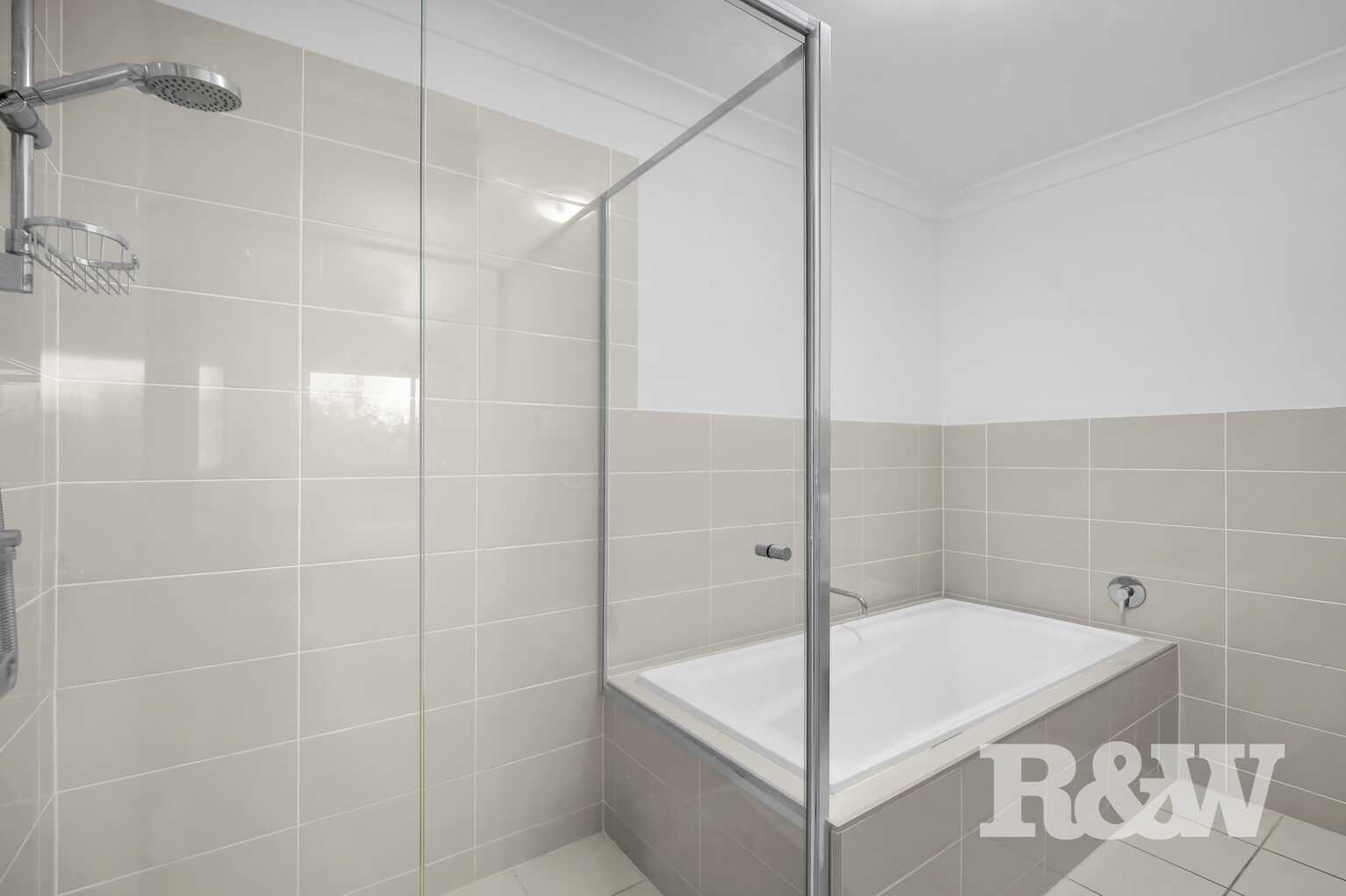 7 Highland Close Macquarie Links