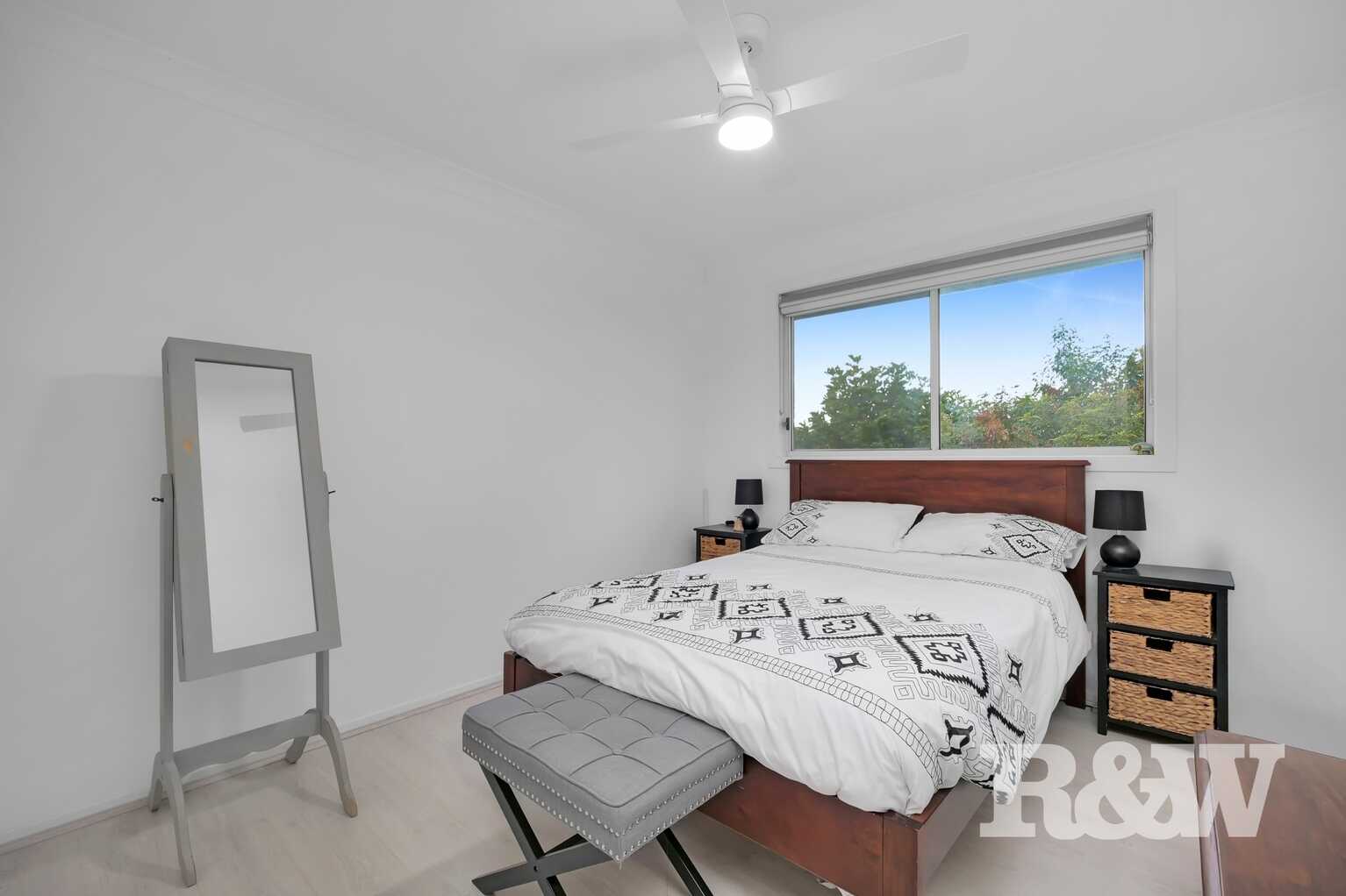 7 Highland Close Macquarie Links