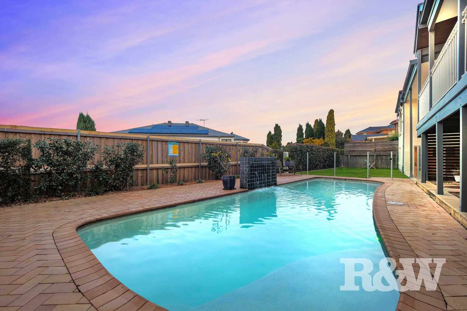 38 Governors Way Macquarie Links