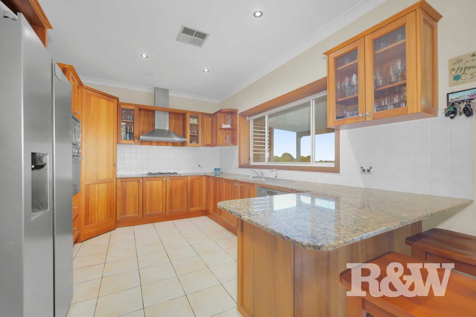38 Governors Way Macquarie Links