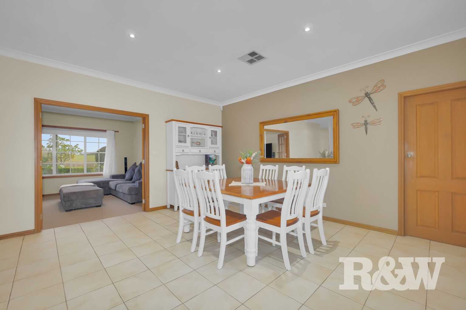 38 Governors Way Macquarie Links