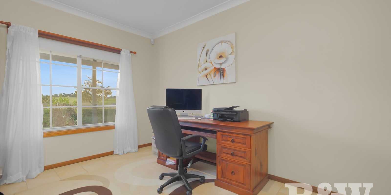 38 Governors Way Macquarie Links