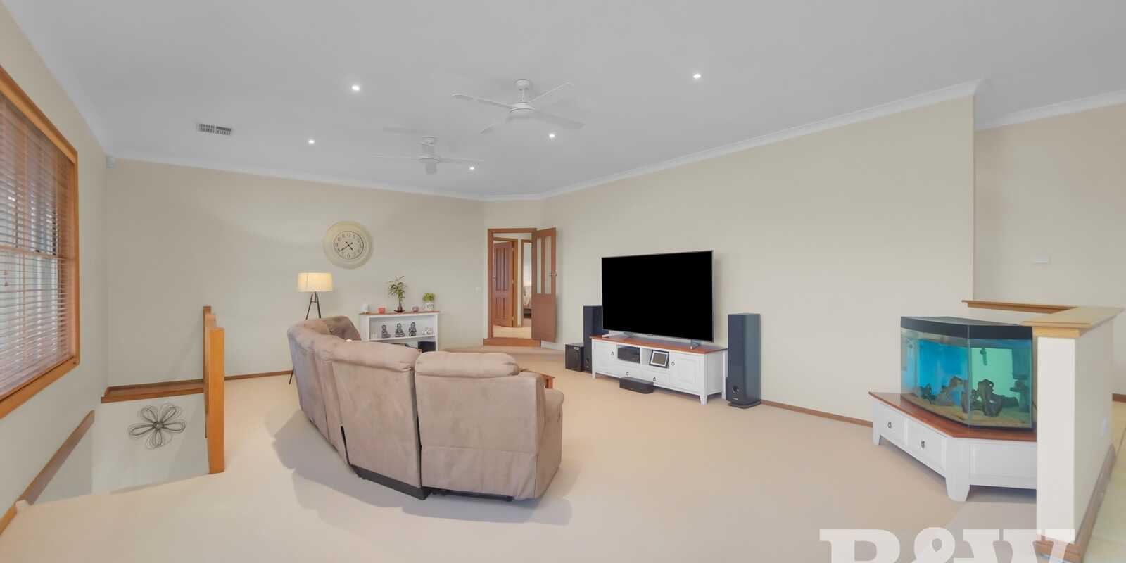 38 Governors Way Macquarie Links