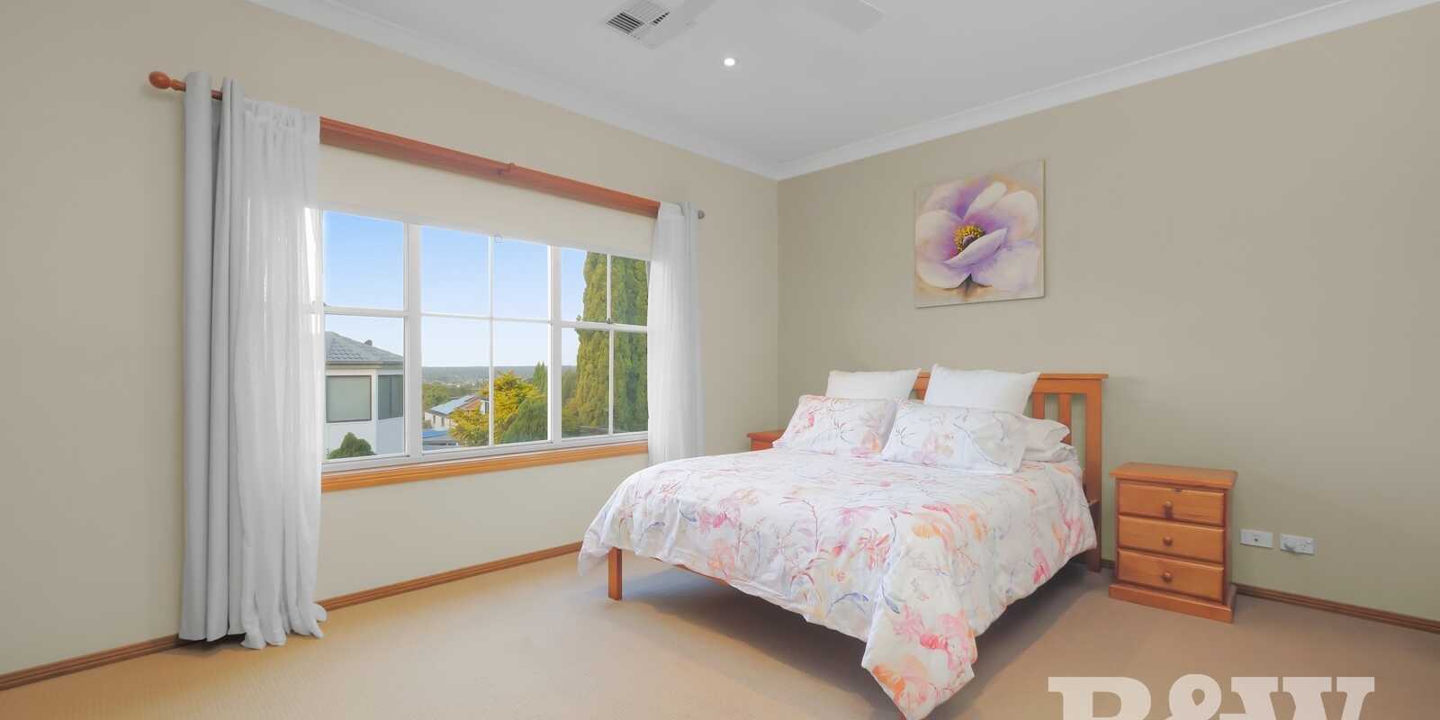 38 Governors Way Macquarie Links