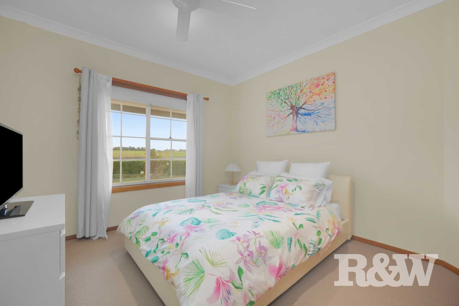 38 Governors Way Macquarie Links