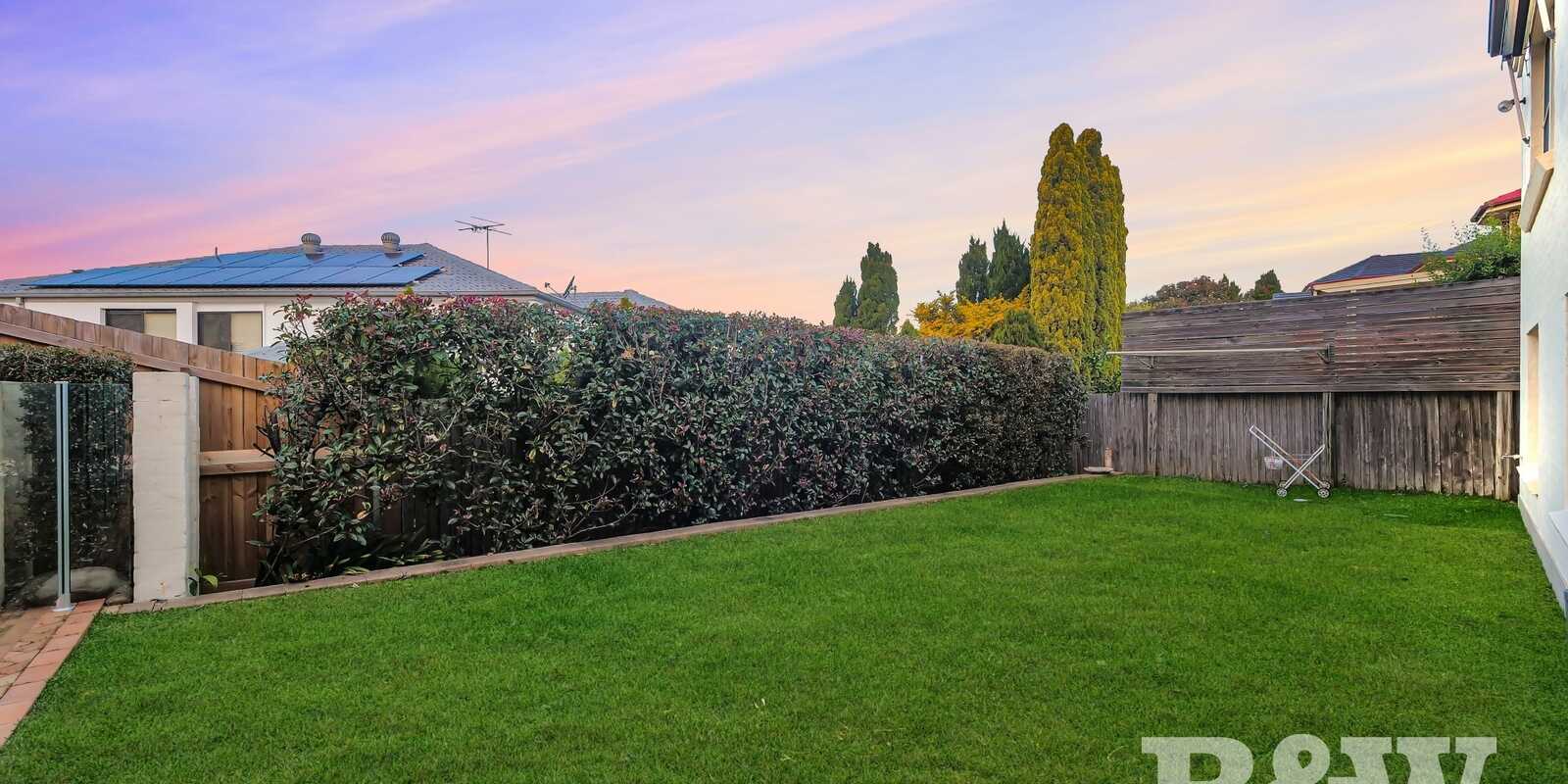 38 Governors Way Macquarie Links