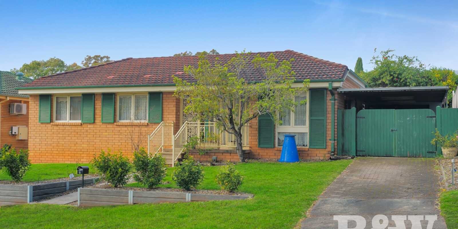 6 Pinaroo Crescent Bradbury