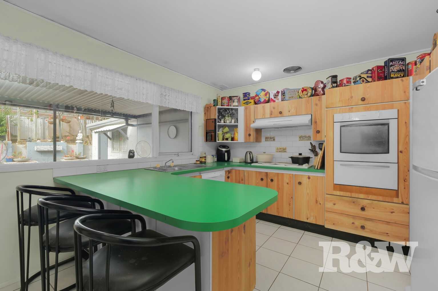 6 Pinaroo Crescent Bradbury