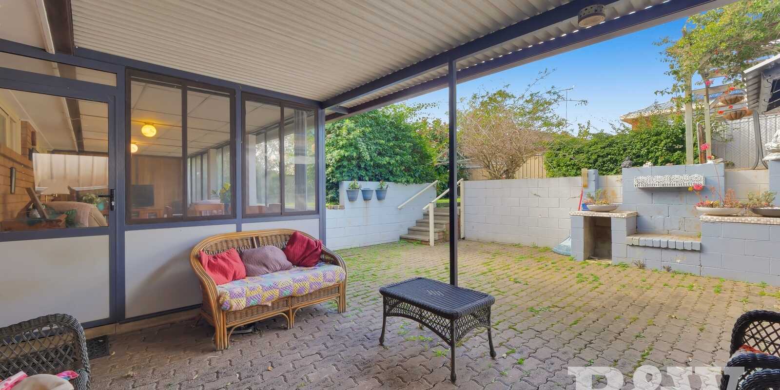 6 Pinaroo Crescent Bradbury