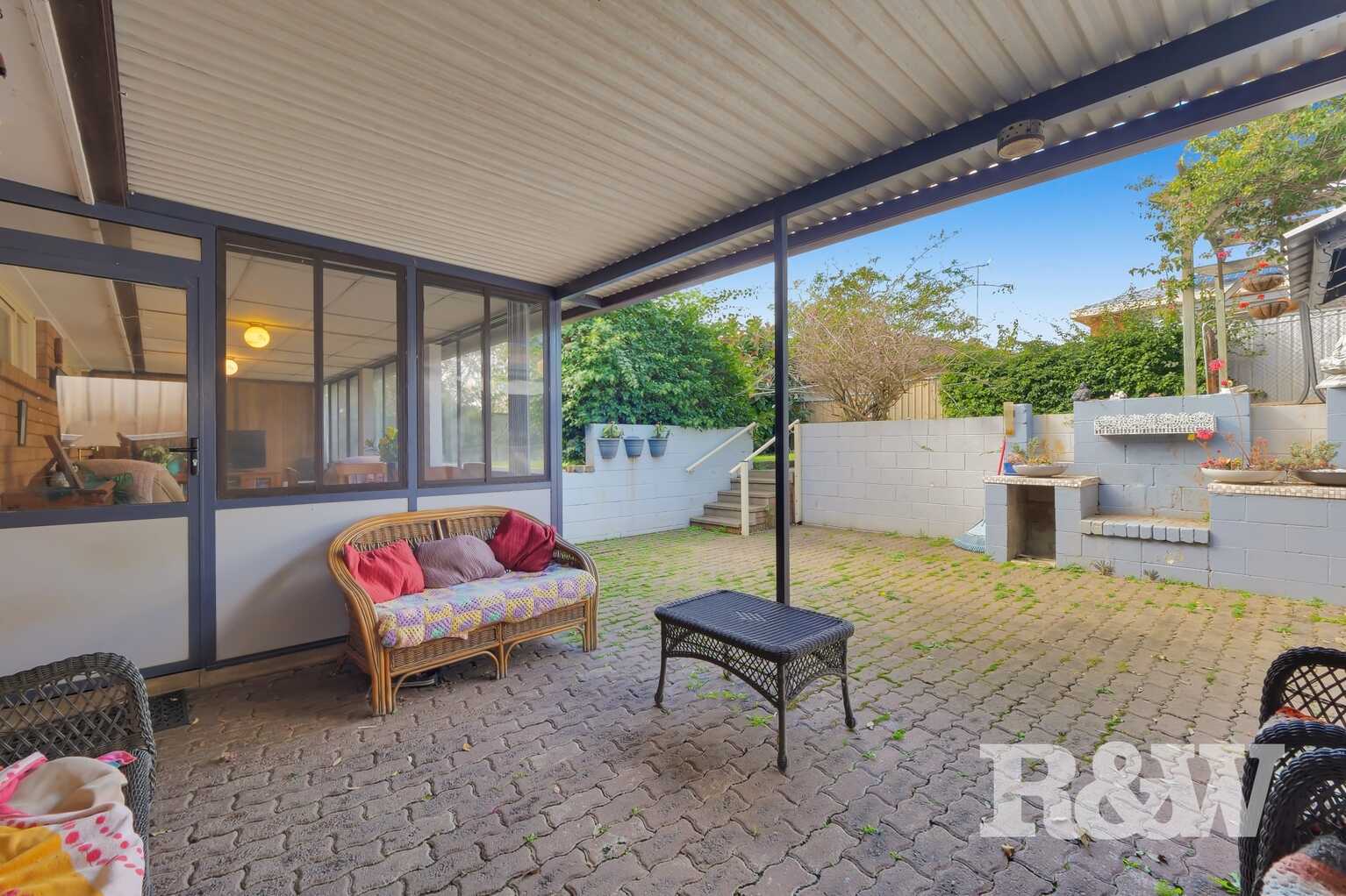 6 Pinaroo Crescent Bradbury