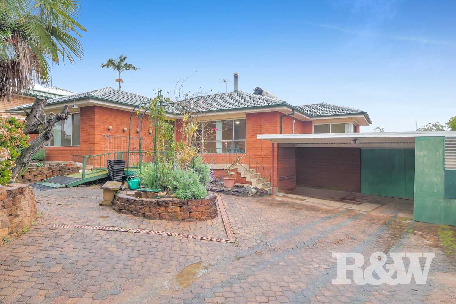 5 Wandarra Crescent Bradbury