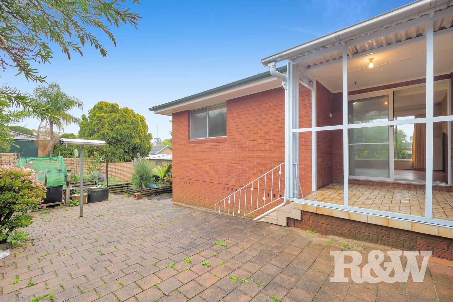 5 Wandarra Crescent Bradbury