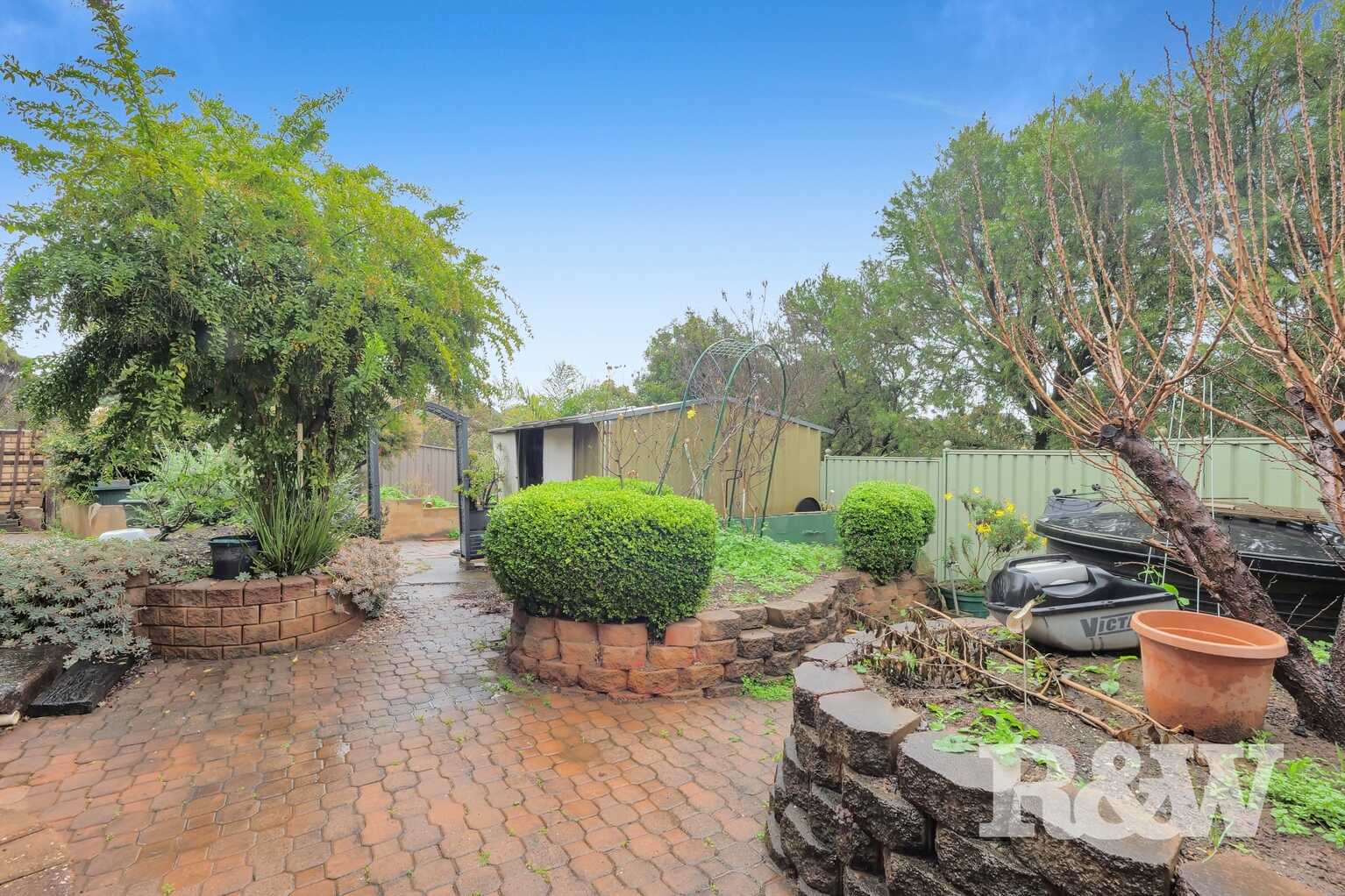 5 Wandarra Crescent Bradbury