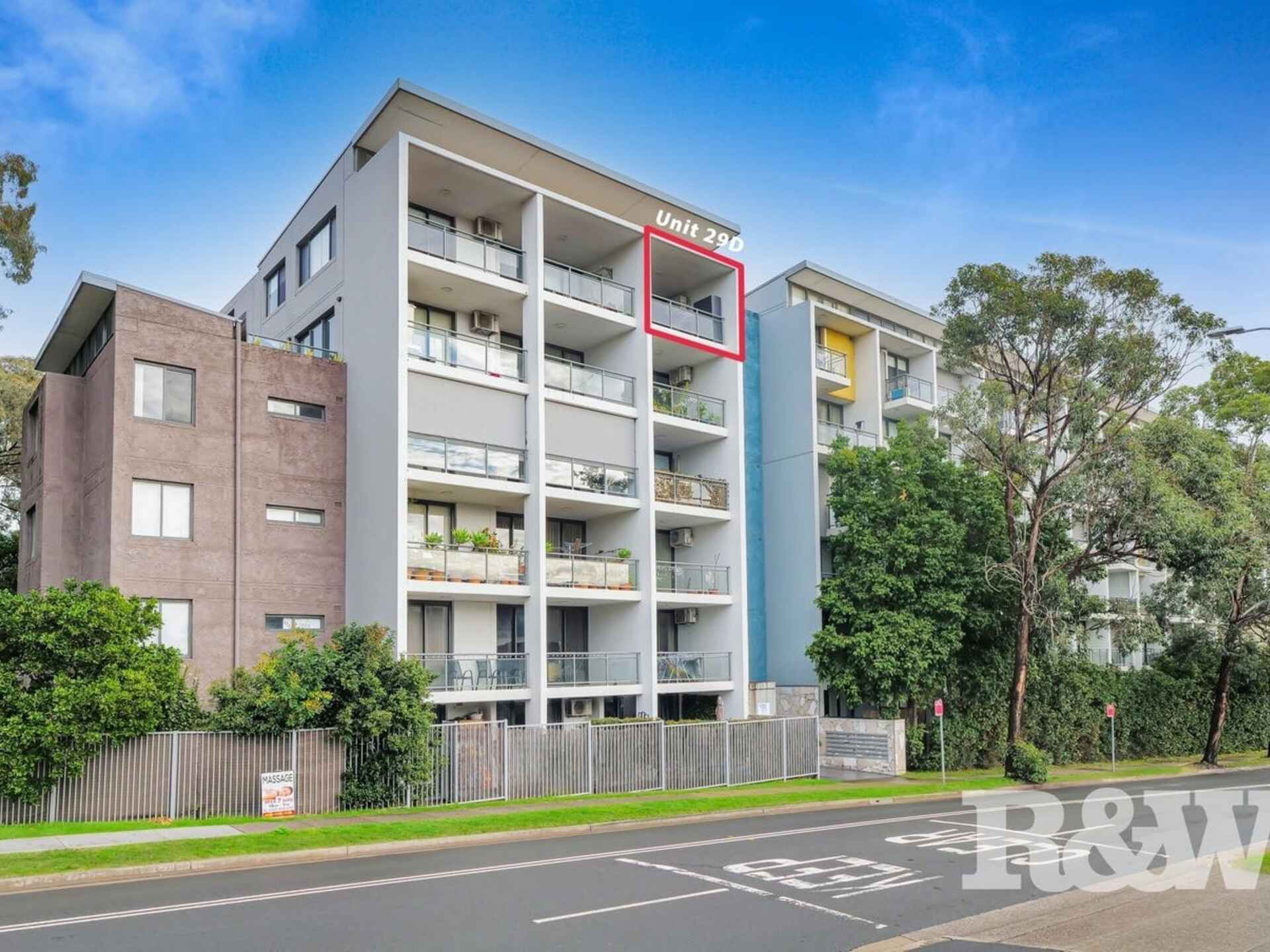29D/541 Pembroke Road Leumeah