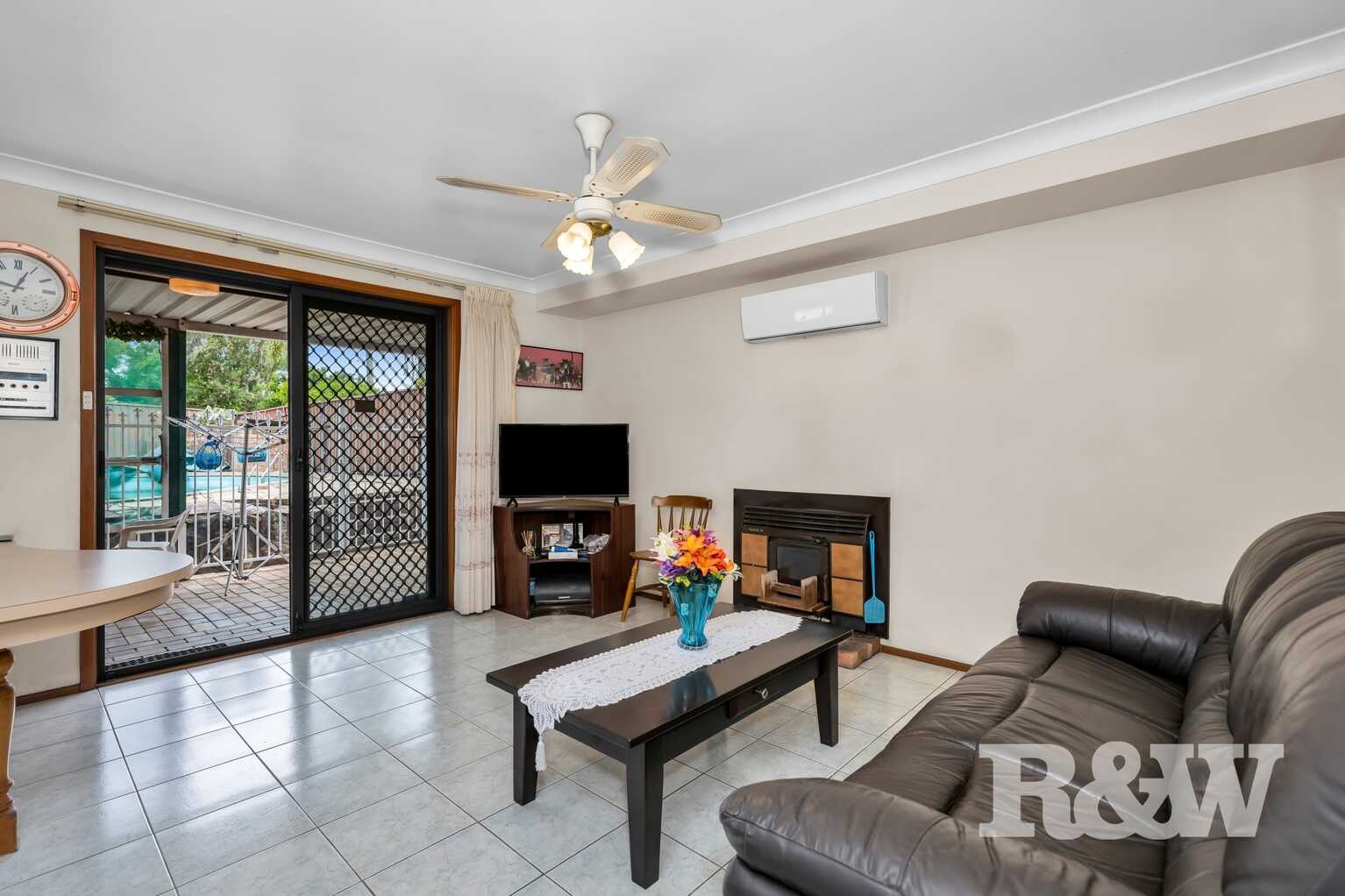 8 Drood Place Ambarvale 8 Drood Place Ambarvale
