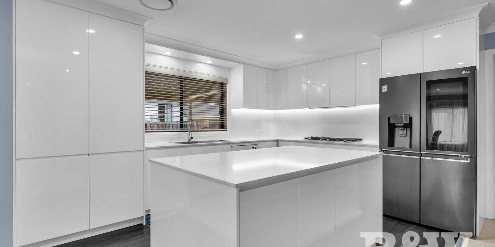 82 Governors Way Macquarie Links
