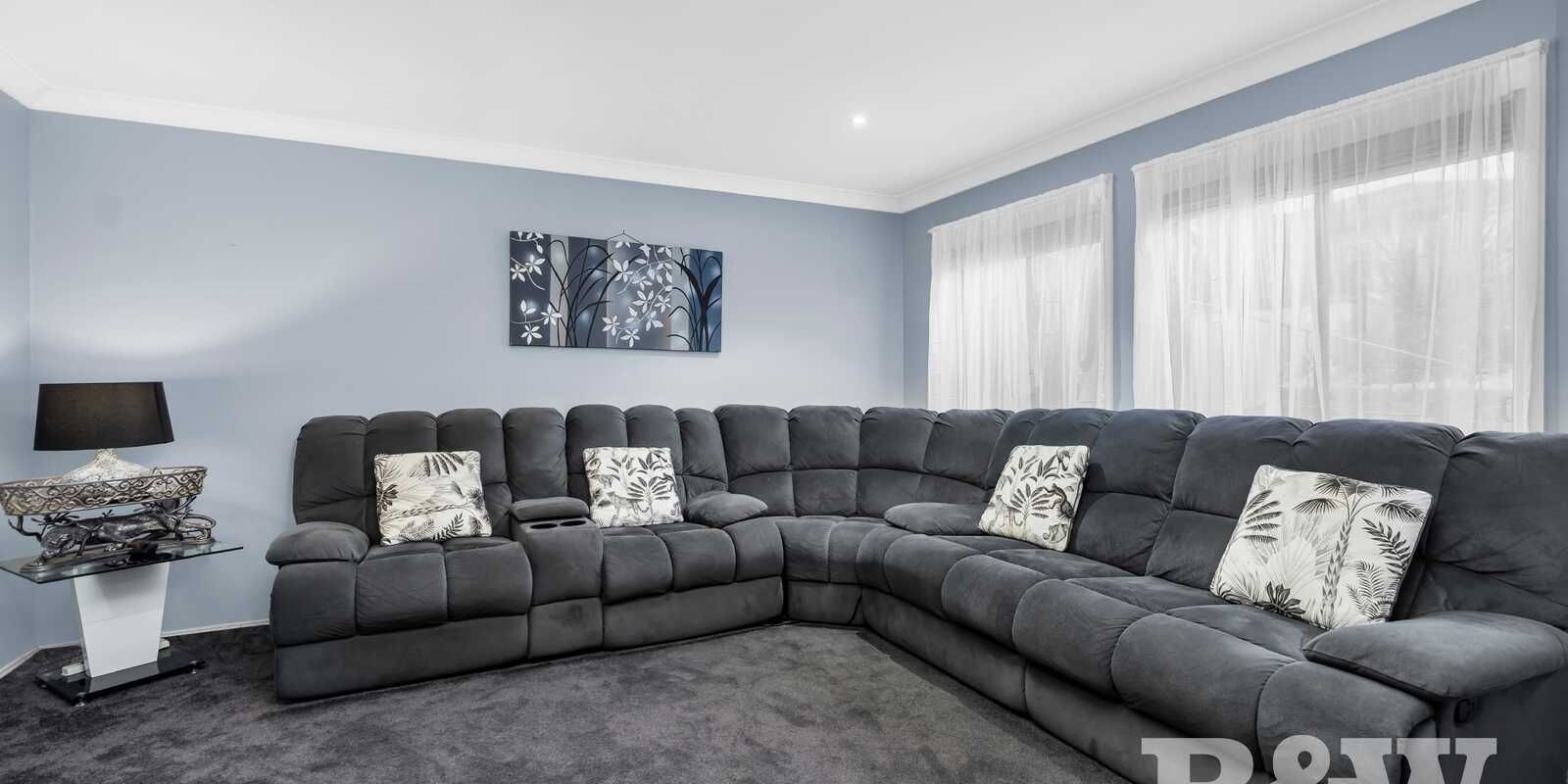 82 Governors Way Macquarie Links