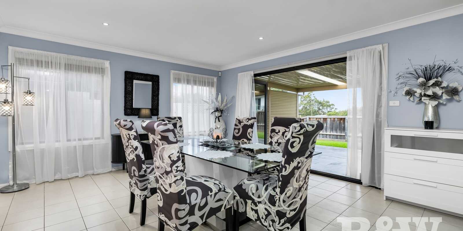 82 Governors Way Macquarie Links