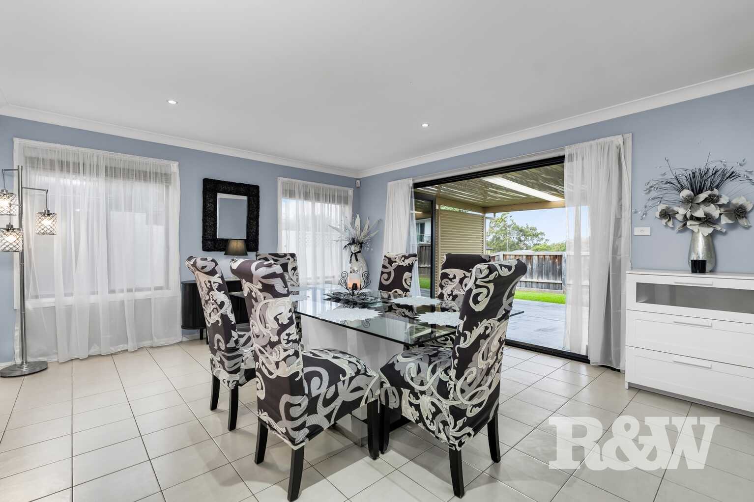 82 Governors Way Macquarie Links