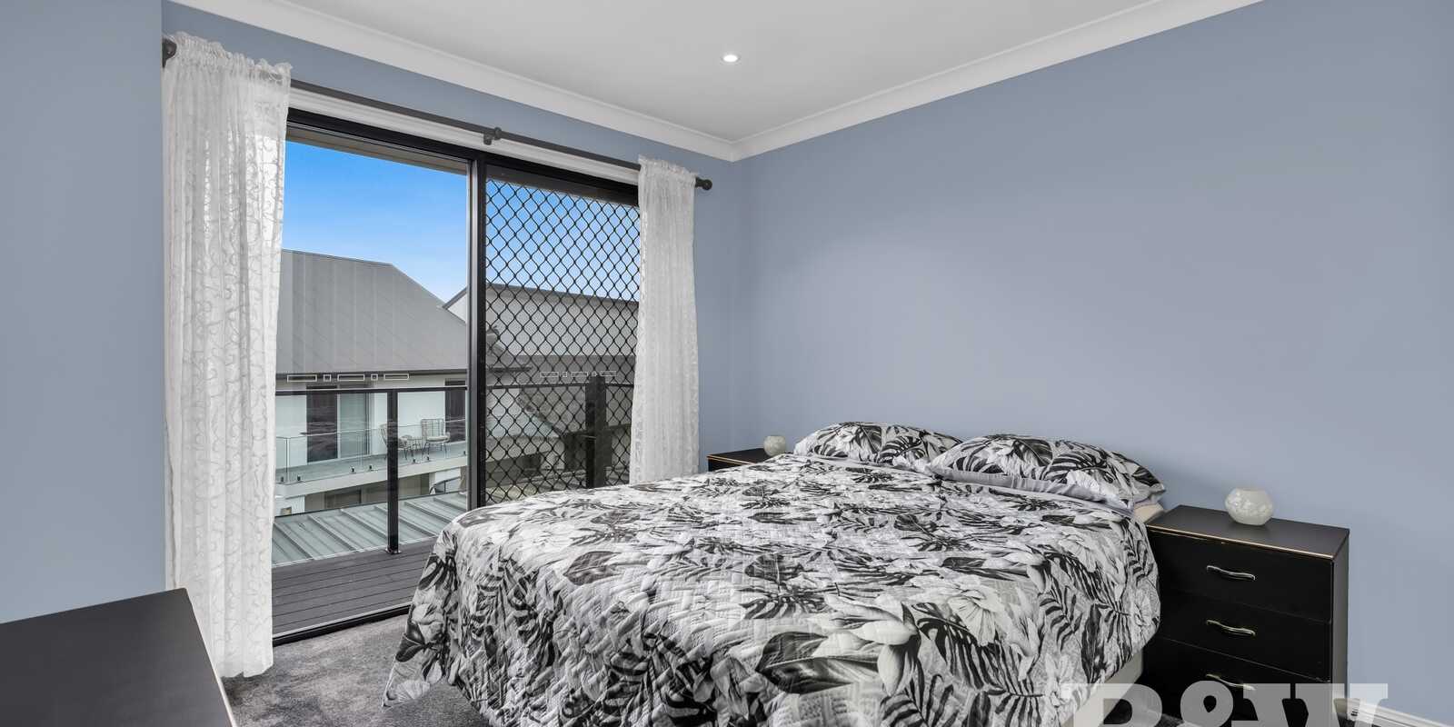 82 Governors Way Macquarie Links
