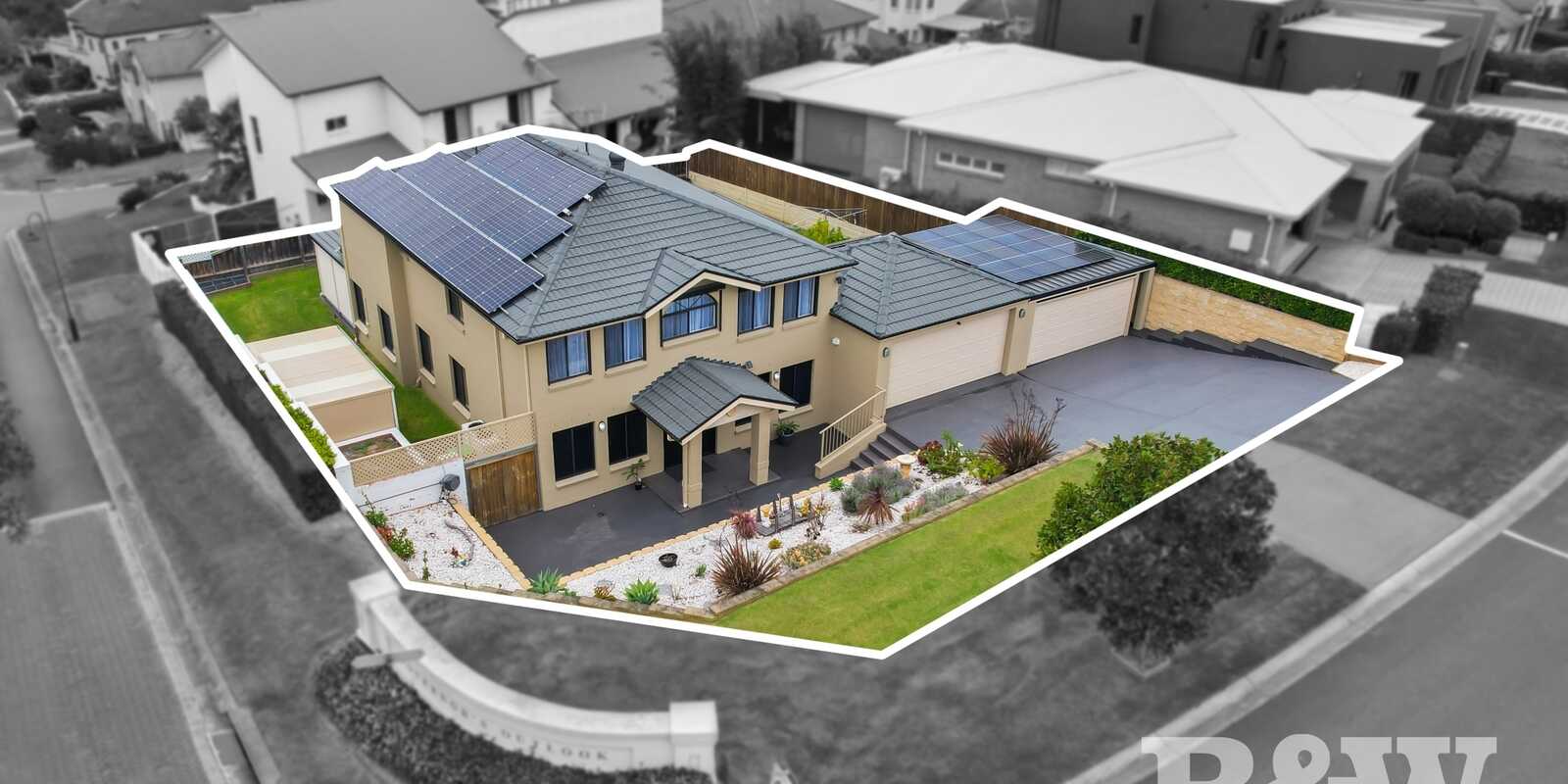 82 Governors Way Macquarie Links