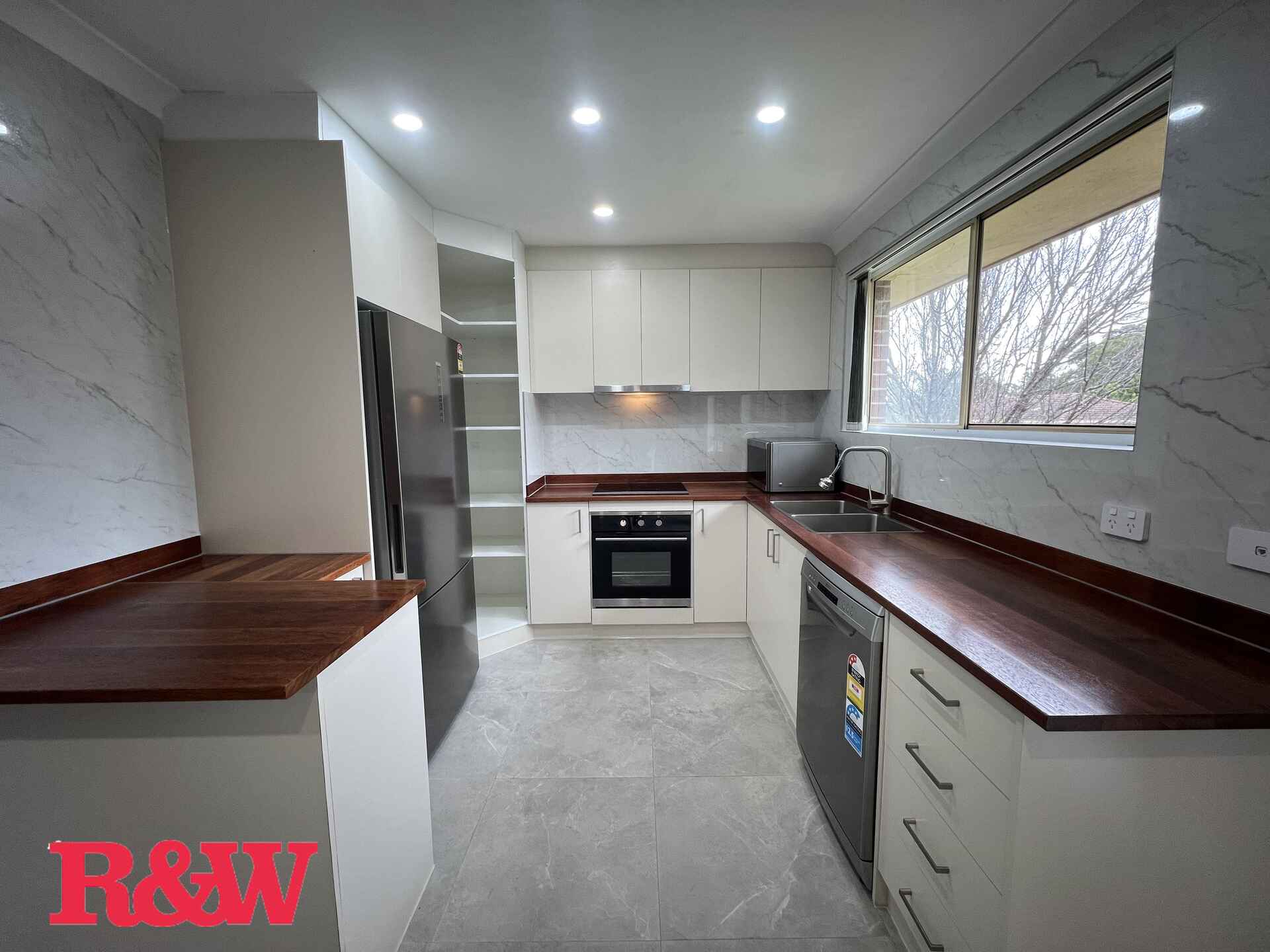 1/5 Catchpole Street St Helens Park