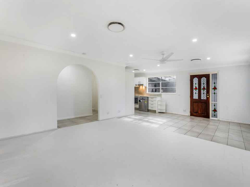 3 Leura Close Bossley Park