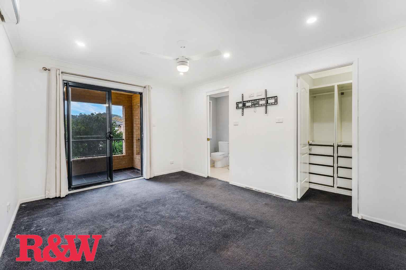 20 Royal George Drive Harrington Park 20 Royal George Drive Harrington Park