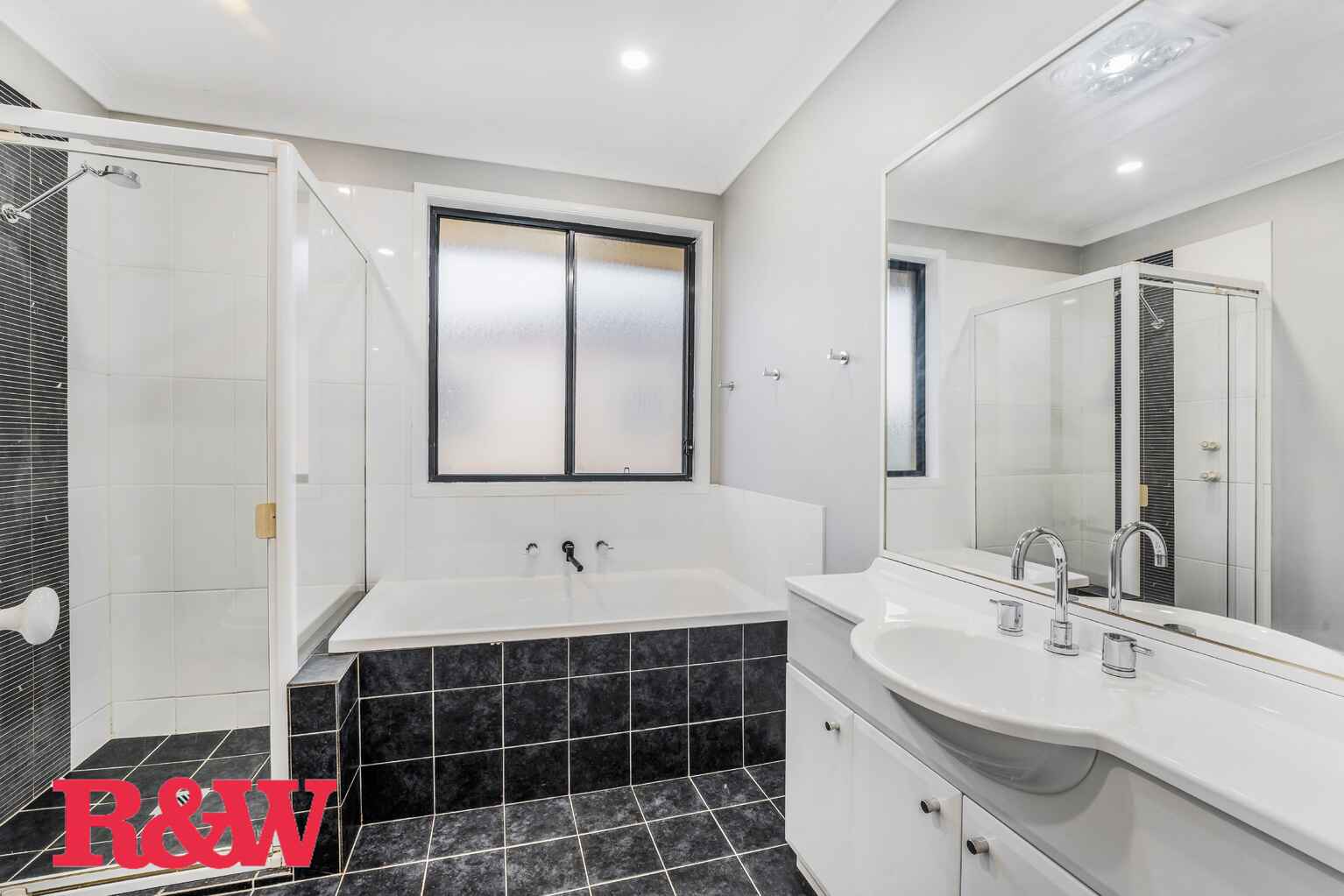 20 Royal George Drive Harrington Park 20 Royal George Drive Harrington Park