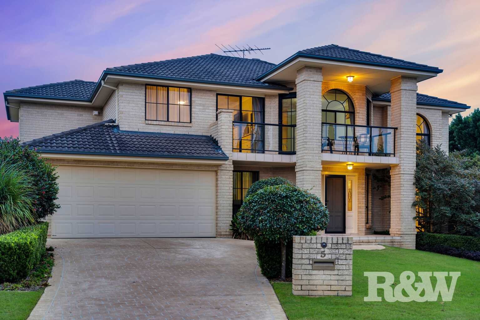 5 Lord Castlereagh Circuit Macquarie Links