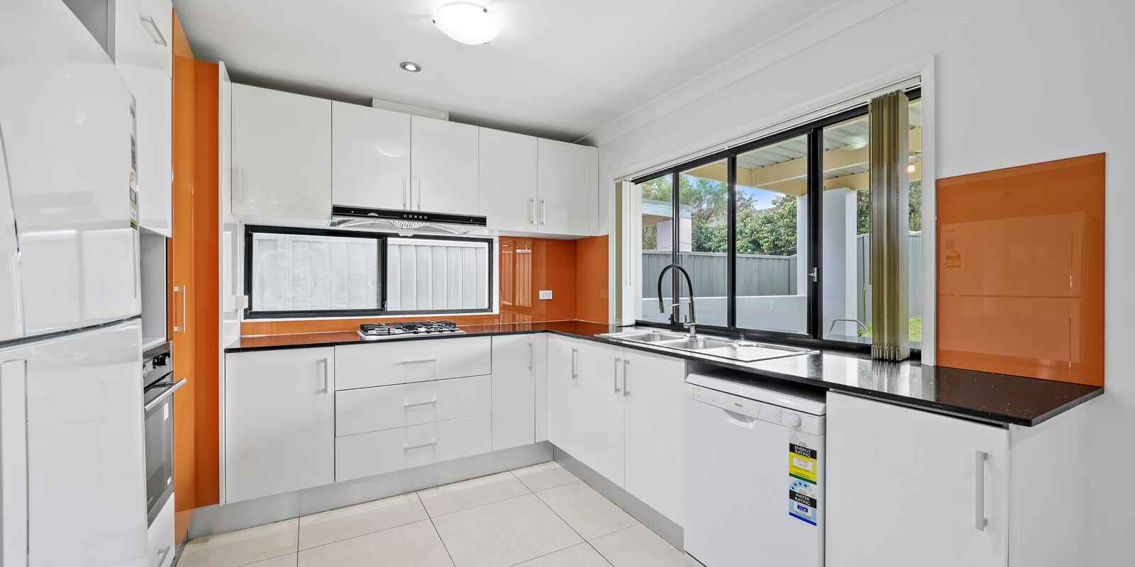 10a Erica Lane Minto 10a Erica Lane Minto