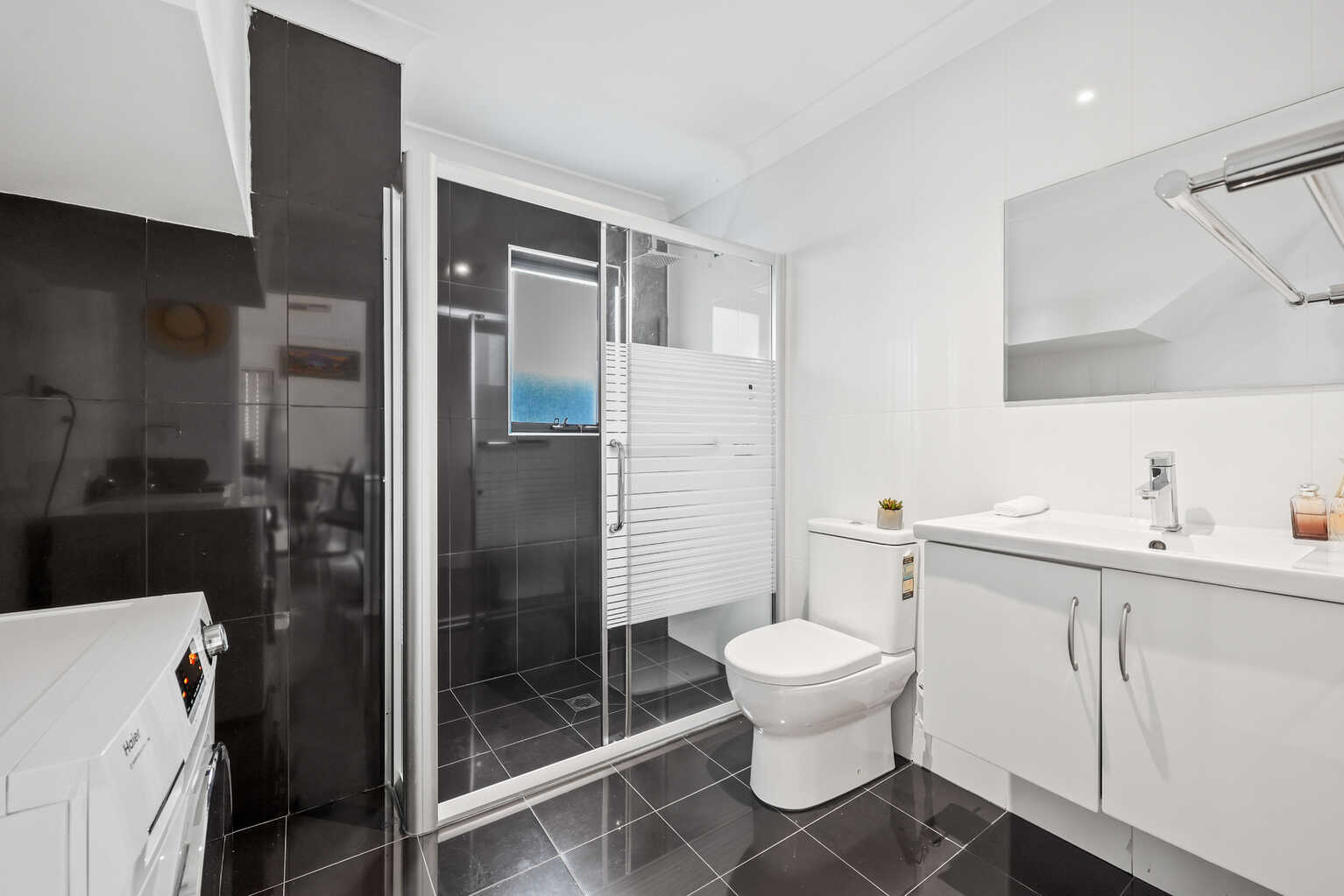 10a Erica Lane Minto 10a Erica Lane Minto